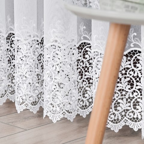 Firanka biała z aplikacją na markizecie pasowa, wys.280cm 008210 Firanka biała z aplikacją na markizecie pasowa, wys.280cm 008210