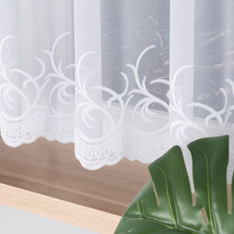 Firanka biała żakardowa pasowa wys.150cm 023297/000/001/150000/1 Firanka biała żakardowa pasowa wys.150cm 023297/000/001/150000/1