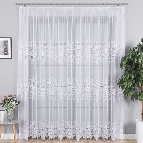 Firanka biała żakardowa pasowa wys. 250cm 018495 Firanka biała żakardowa pasowa wys. 250cm 018495