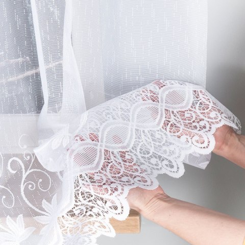 Firanka żakardowa ze wzorem pasowym, wys.120cm, kolor biały 018960/000/001/120000/1 Firanka żakardowa ze wzorem pasowym, wys.120cm, kolor biały 018960/000/001/120000/1