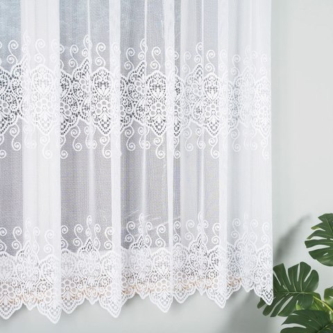 Firanka żakardowa ze wzorem pasowym, wys.170cm, kolor biały 018495 Firanka żakardowa ze wzorem pasowym, wys.170cm, kolor biały 018495