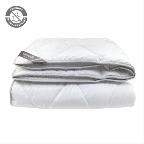 Kołdra hypoalergiczna 4 pory roku Cottonella 140x200cm Kołdra hypoalergiczna 4 pory roku Cottonella 140x200cm