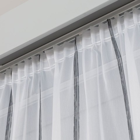 Firanka fantazyjna ze wzorem pasowym z ołowianką, wys.305cm, kolor biały z czarnym ze srebrną nitką 019789/OLO/007/0003 Firanka fantazyjna ze wzorem pasowym z ołowianką, wys.305cm, kolor biały z czarnym ze srebrną nitką 019789/OLO/007/0003