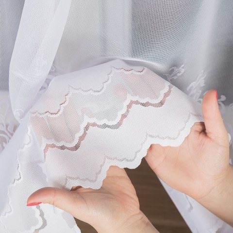Firanka żakardowa ze wzorem po całości, wys. 160cm, kolor biały 023419/000/001/000160/1 Firanka żakardowa ze wzorem po całości, wys. 160cm, kolor biały 023419/000/001/000160/1