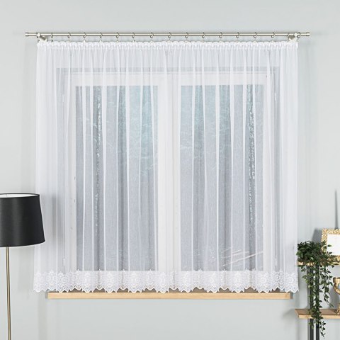 Firanka haftowana ze wzorem na samym dole, wys. 160cm, kolor biały 007888/768/001/000160/1 Firanka haftowana ze wzorem na samym dole, wys. 160cm, kolor biały 007888/768/001/000160/1