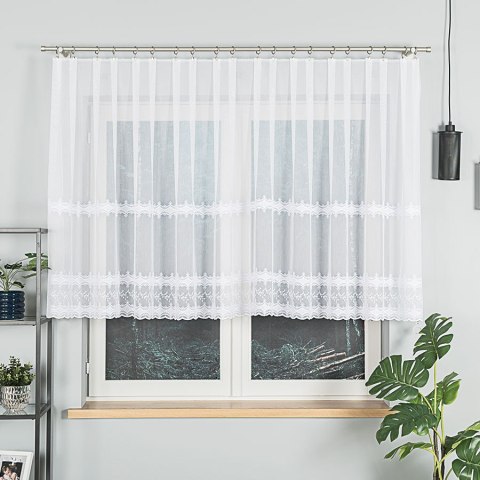 Firanka haftowana ze wzorem pasowym, wys. 120cm, kolor biały z błyskiem 082936/768/001/000120/1 Firanka haftowana ze wzorem pasowym, wys. 120cm, kolor biały z błyskiem 082936/768/001/000120/1