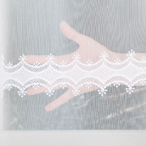 Firanka haftowana ze wzorem pasowym, wys. 120cm, kolor biały z błyskiem 082936/768/001/000120/1 Firanka haftowana ze wzorem pasowym, wys. 120cm, kolor biały z błyskiem 082936/768/001/000120/1