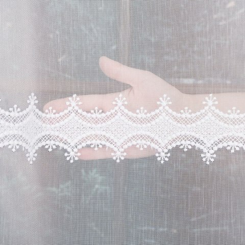 Firanka haftowana ze wzorem pasowym, wys. 280cm, kolor biały z błyskiem 082936/768/001/000280/1 Firanka haftowana ze wzorem pasowym, wys. 280cm, kolor biały z błyskiem 082936/768/001/000280/1