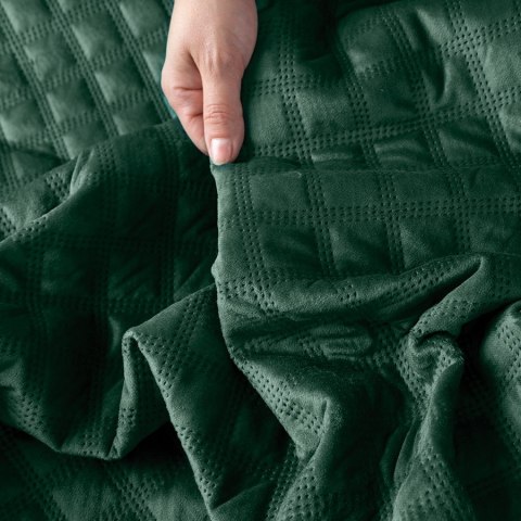 VELVI Narzuta dekoracyjna, 170x210cm, kolor 010 ciemny zielony; butelkowy VELVI0/NAP/010/170210/1 VELVI Narzuta dekoracyjna, 170x210cm, kolor 010 ciemny zielony; butelkowy VELVI0/NAP/010/170210/1