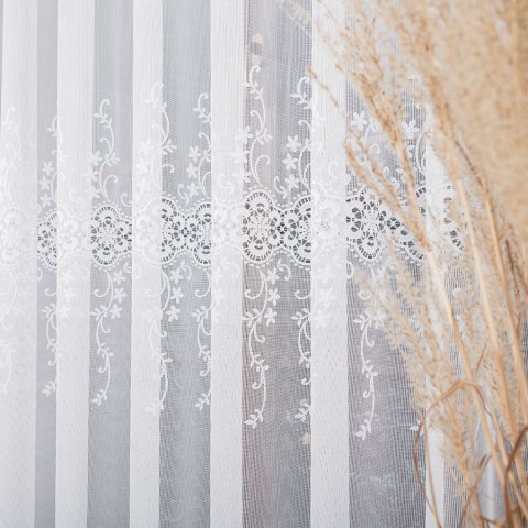 Firanka żakardowa ze wzorem pasowym, wys. 250cm, kolor 001 biały 054852/000/001/000250/1 Firanka żakardowa ze wzorem pasowym, wys. 250cm, kolor 001 biały 054852/000/001/000250/1