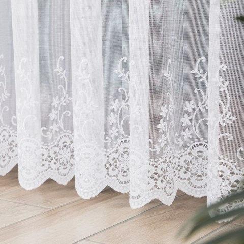 Firanka żakardowa ze wzorem pasowym, wys. 250cm, kolor 001 biały 054852/000/001/000250/1 Firanka żakardowa ze wzorem pasowym, wys. 250cm, kolor 001 biały 054852/000/001/000250/1