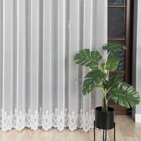 Firanka haftowana ze wzorem na samym dole, wys. 280cm, kolor biały 123946/768/001/000280/1 Firanka haftowana ze wzorem na samym dole, wys. 280cm, kolor biały 123946/768/001/000280/1