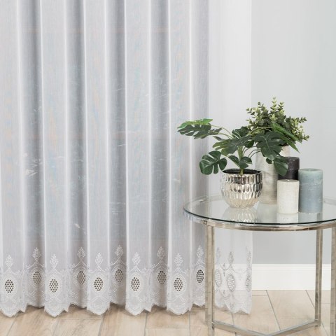 Firanka haftowana ze wzorem na samym dole, wys. 280cm, kolor 002 biały z szarym 123946/768/002/000280/1 Firanka haftowana ze wzorem na samym dole, wys. 280cm, kolor 002 biały z szarym 123946/768/002/000280/1