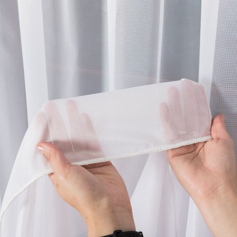 Firanka żakardowa ze wzorem pasowym z ołowianką, wys. 250cm, kolor 020 biały z szarym 000380/OLO/020/250000/1 Firanka żakardowa ze wzorem pasowym z ołowianką, wys. 250cm, kolor 020 biały z szarym 000380/OLO/020/250000/1