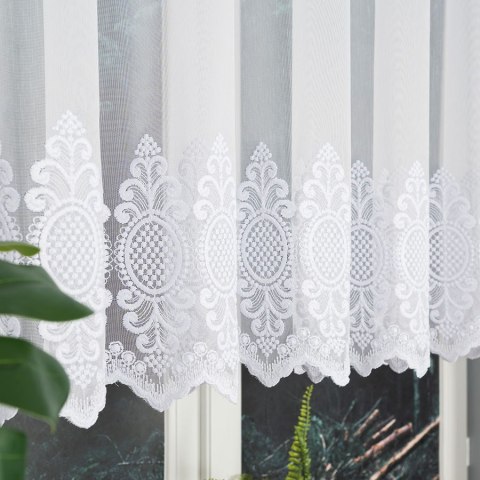 Firanka haftowana ze wzorem na samym dole, wys. 120cm, kolor biały 127102/768/001/000120/1 Firanka haftowana ze wzorem na samym dole, wys. 120cm, kolor biały 127102/768/001/000120/1