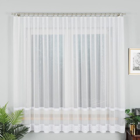 Firanka haftowana ze wzorem pasowym, wys. 180cm, kolor biały 127111/768/001/000180/1 Firanka haftowana ze wzorem pasowym, wys. 180cm, kolor biały 127111/768/001/000180/1
