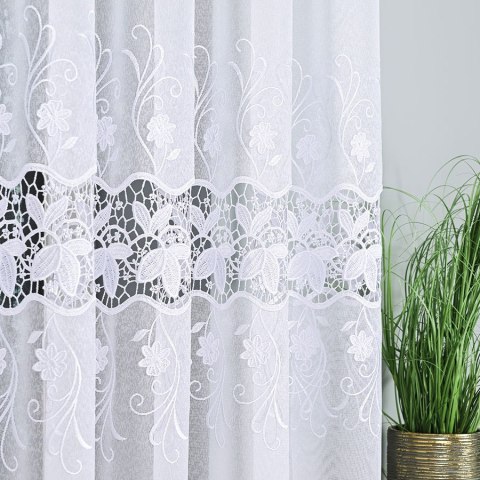 Firanka z aplikacją, pasowa na markizecie, wys. 180cm, kolor biały 122795/433/001/000180/1 Firanka z aplikacją, pasowa na markizecie, wys. 180cm, kolor biały 122795/433/001/000180/1