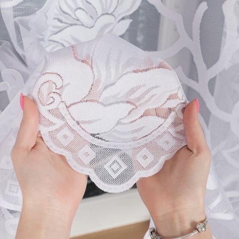 Firanka żakardowa ze wzorem po całości wys. 180cm, kolor biały 023338/000/001/000180/1 Firanka żakardowa ze wzorem po całości wys. 180cm, kolor biały 023338/000/001/000180/1