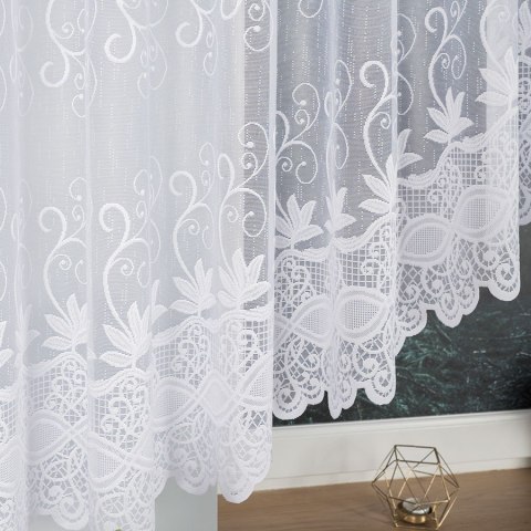 JOWITA Firanka żakardowa gotowa ze wzorem pasowym, 150x400cm, kolor biały 018960/FBL/001/400150/1 JOWITA Firanka żakardowa gotowa ze wzorem pasowym, 150x400cm, kolor biały 018960/FBL/001/400150/1