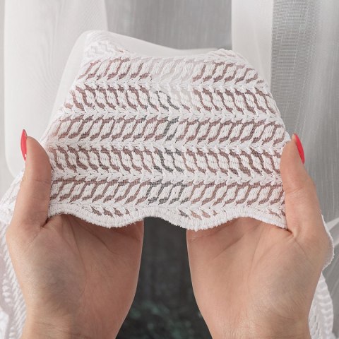 Firanka haftowana ze wzorem pasowym, wys. 120cm, kolor biały 083399/768/001/000120/1 Firanka haftowana ze wzorem pasowym, wys. 120cm, kolor biały 083399/768/001/000120/1