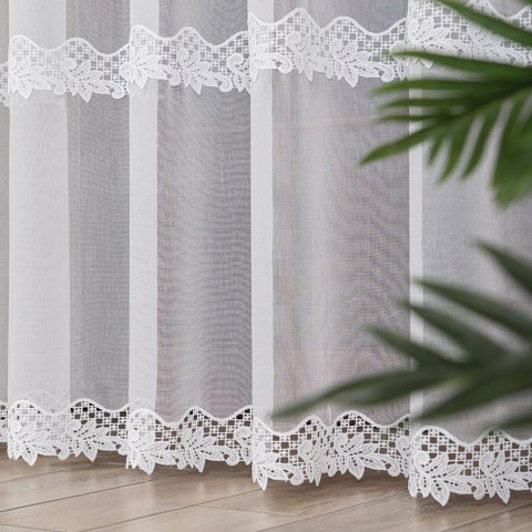 Firanka z aplikacją, pasowa, wys. 290cm, kolor biały 013049/MIR/001/000290/1 Firanka z aplikacją, pasowa, wys. 290cm, kolor biały 013049/MIR/001/000290/1