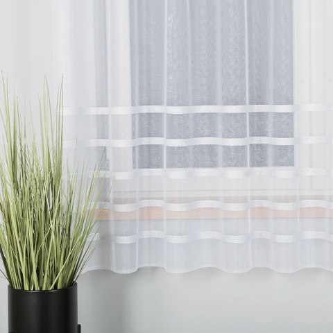 HALINA Firanka żakardowa gotowa, 180x300cm, kolor biały ze srebrnym lurexem 000383/FBP/003/300180/1 HALINA Firanka żakardowa gotowa, 180x300cm, kolor biały ze srebrnym lurexem 000383/FBP/003/300180/1