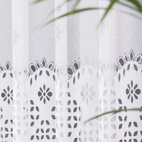 Firanka żakardowa ze wzorem pasowym, wys. 180cm, kolor biały 018999/000/001/000180/1 Firanka żakardowa ze wzorem pasowym, wys. 180cm, kolor biały 018999/000/001/000180/1