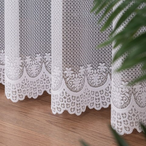 Firanka żakardowa ze wzorem pasowym, wys. 250cm, kolor biały 132029/000/001/000250/1 Firanka żakardowa ze wzorem pasowym, wys. 250cm, kolor biały 132029/000/001/000250/1