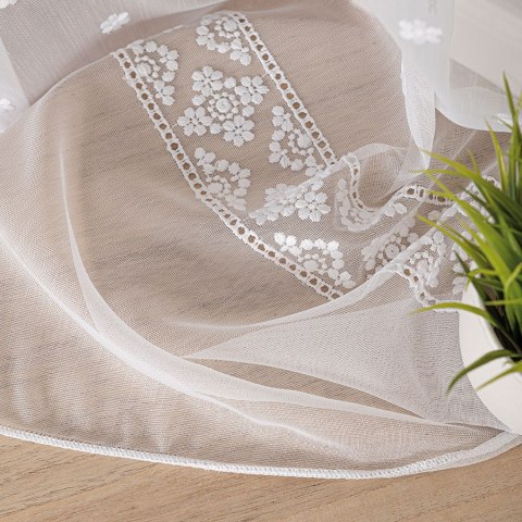 Firanka haftowana ze wzorem pasowym z ołowianką, wys. 290cm, kolor biały 013295/OLO/001/000290/1 Firanka haftowana ze wzorem pasowym z ołowianką, wys. 290cm, kolor biały 013295/OLO/001/000290/1