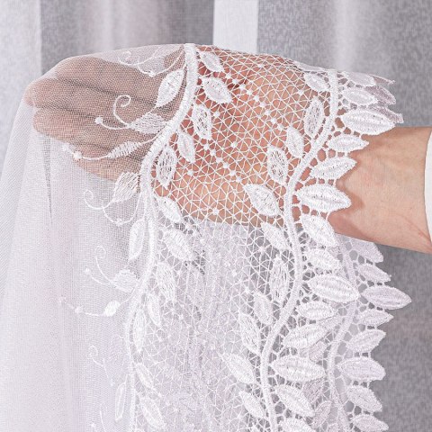 Firanka z aplikacją, pasowa na markizecie, wys. 175cm, kolor biały 113000/433/001/000175/1 Firanka z aplikacją, pasowa na markizecie, wys. 175cm, kolor biały 113000/433/001/000175/1