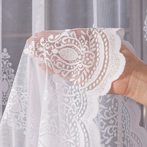 Firanka żakardowa ze wzorem po całości, wys. 180cm, kolor biały 224001/000/001/000180/1 Firanka żakardowa ze wzorem po całości, wys. 180cm, kolor biały 224001/000/001/000180/1