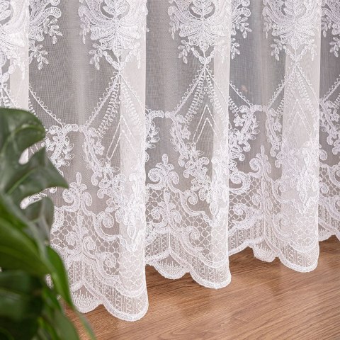 Firanka haftowana ze wzorem na samym dole, wys. 300cm, kolor biały 249769/768/001/000300/1 Firanka haftowana ze wzorem na samym dole, wys. 300cm, kolor biały 249769/768/001/000300/1