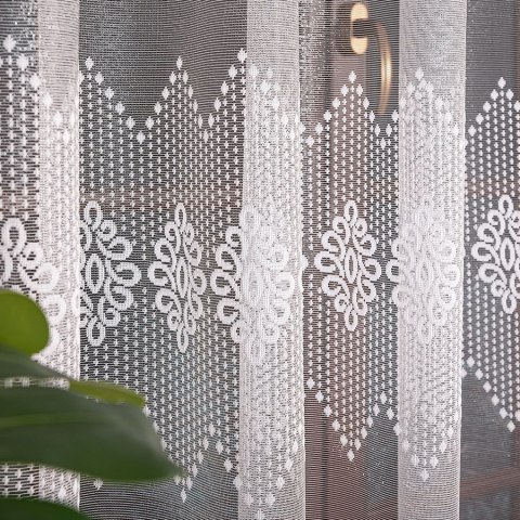 Firanka żakardowa ze wzorem pasowym, wys. 155cm, kolor biały 037331/000/001/000155/1 Firanka żakardowa ze wzorem pasowym, wys. 155cm, kolor biały 037331/000/001/000155/1