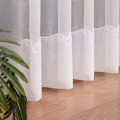 Firanka haftowana ze wzorem na samym dole, wys. 300cm, kolor biały z białym haftem 009505/768/001/000300/1 Firanka haftowana ze wzorem na samym dole, wys. 300cm, kolor biały z białym haftem 009505/768/001/000300/1