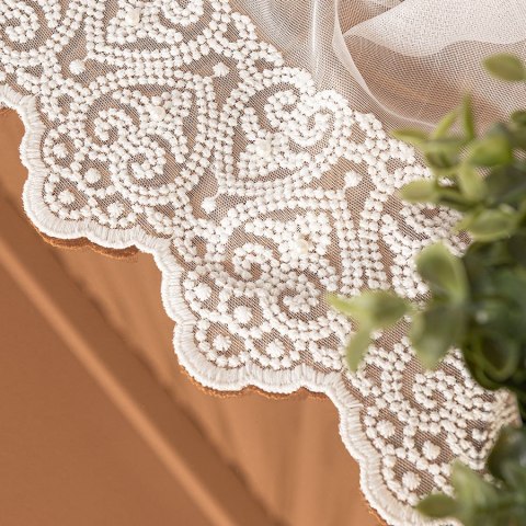Firanka haftowana ze wzorem na samym dole, wys. 300cm, kolor 010 offwhite 127677/768/010/000300/1 Firanka haftowana ze wzorem na samym dole, wys. 300cm, kolor 010 offwhite 127677/768/010/000300/1