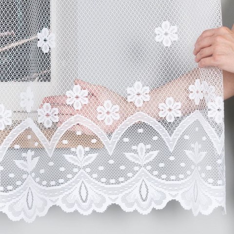 Firanka żakardowa ze wzorem pasowym, wys. 170cm, kolor biały 004421/000/001/000170/1 Firanka żakardowa ze wzorem pasowym, wys. 170cm, kolor biały 004421/000/001/000170/1
