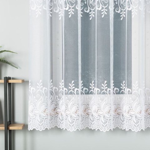 Firanka żakardowa ze wzorem pasowym, wys. 180cm, kolor biały 018227/000/001/000180/1 Firanka żakardowa ze wzorem pasowym, wys. 180cm, kolor biały 018227/000/001/000180/1