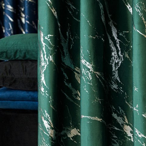 MARMA Zasłona gotowa na przelotkach, 250x140cm, kolor 010 ciemny zielony; butelkowy ze srebrnym nadrukiem MARMA Zasłona gotowa na przelotkach, 250x140cm, kolor 010 ciemny zielony; butelkowy ze srebrnym nadrukiem