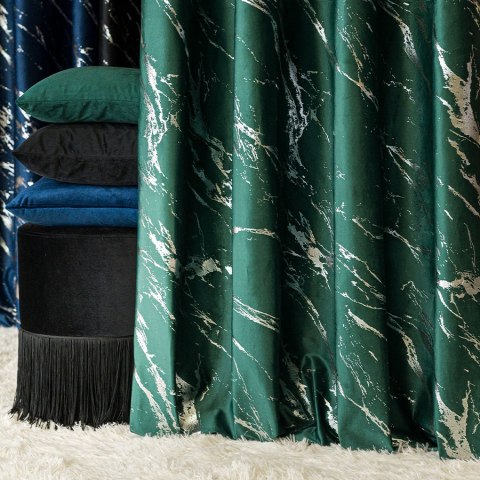 MARMA Zasłona gotowa na przelotkach, 250x140cm, kolor 010 ciemny zielony; butelkowy ze srebrnym nadrukiem MARMA Zasłona gotowa na przelotkach, 250x140cm, kolor 010 ciemny zielony; butelkowy ze srebrnym nadrukiem