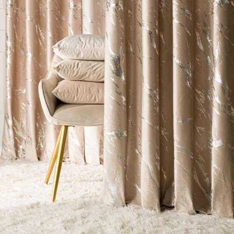 MARMA Zasłona gotowa na taśmie, 250x140cm, kolor 001 ciemny beżowy ze srebrnym nadrukiem na VELVI TD0037/ MARMA Zasłona gotowa na taśmie, 250x140cm, kolor 001 ciemny beżowy ze srebrnym nadrukiem na VELVI TD0037/