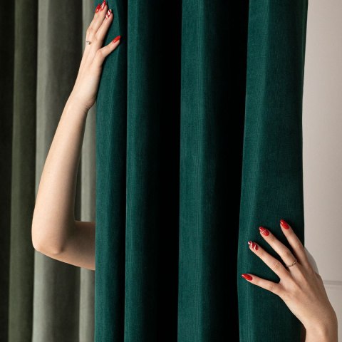 MILAS SOFT Zasłona gotowa na przelotkach, 250x140cm, kolor 789 butelkowa zieleń MILAS1/ZGP/789/140250/1 MILAS SOFT Zasłona gotowa na przelotkach, 250x140cm, kolor 789 butelkowa zieleń MILAS1/ZGP/789/140250/1