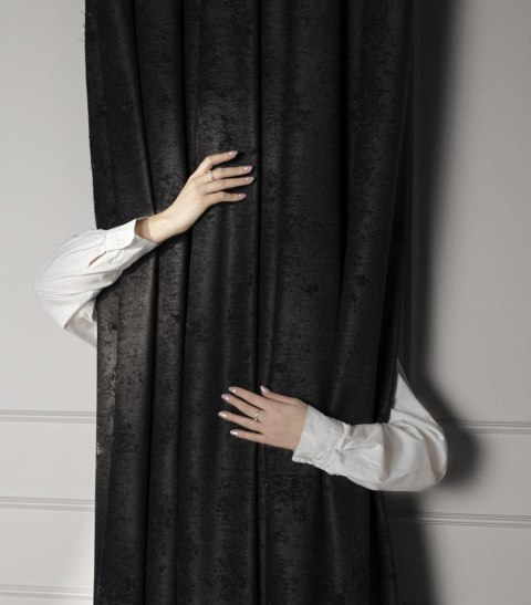 SOFT Zasłona gotowa na przelotkach, 140x260cm, kolor 028 czarny TD0035/ZGP/028/140260/1 SOFT Zasłona gotowa na przelotkach, 140x260cm, kolor 028 czarny TD0035/ZGP/028/140260/1