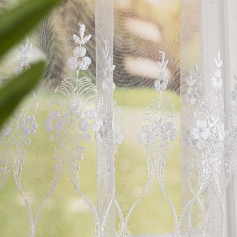 Firanka haftowana z samym dołem, wys. 170cm, kolor biały FH0036/020/001/000170/1